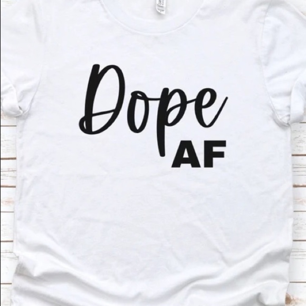 - Cute 🥰 Women 👕 t-shirt - Picture 1 of 3